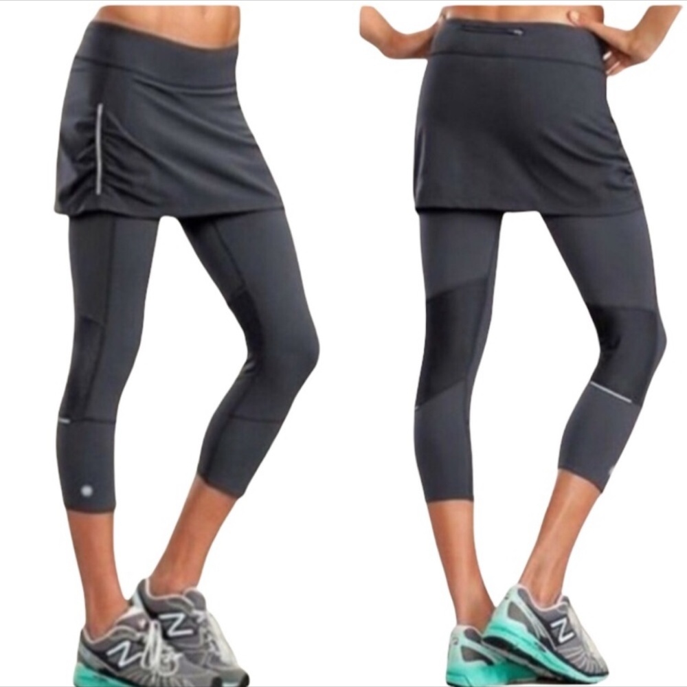 Athleta Contender 2 in 1 Skort Capri Grey